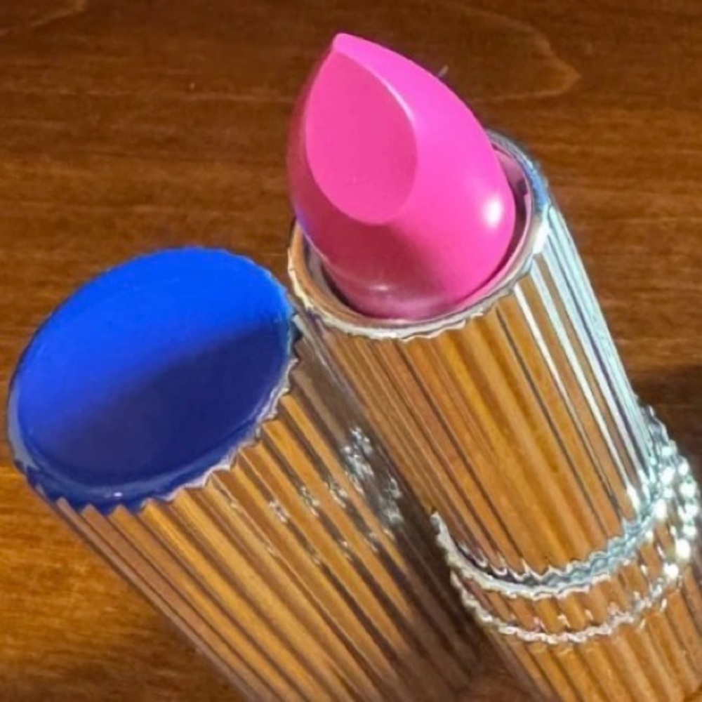 ESTÉE LAUDER MATTIFIED LIPSTICK (05 JUST SAYIN)